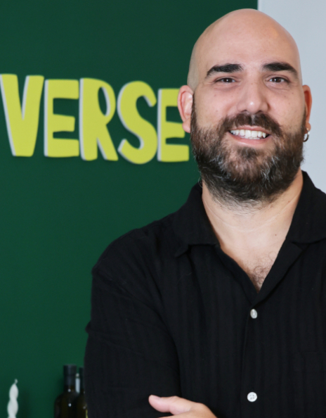 Ο Παναγιώτης Καρδερίνης και το Oliverse του