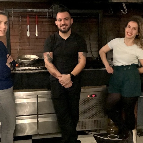 Βασιλικός, ή και τι θαυμαστά μαγειρεύει στην Καλλίπολη της Πέλλας ο σεφ Βασίλης Μπαρμπαρούσης