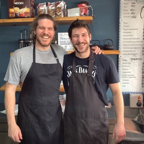 Εργαστήριο μπουγάτσας Δήμος: Η οσκαρική μπουγάτσα του Ζήση και του Θωμά Καλούδη