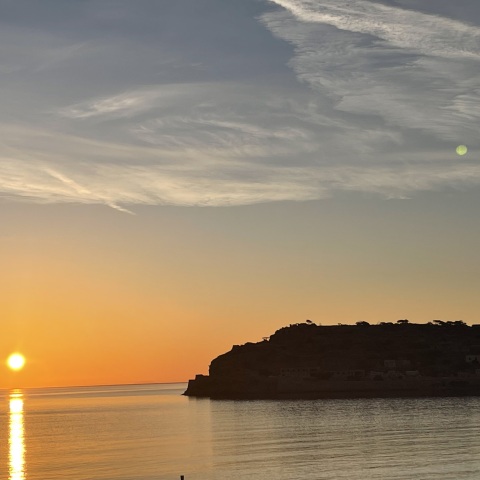 Το Νησί: Πώς είναι σήμερα η Πλάκα, το χωριό που φιλοξένησε την πετυχημένη σειρά