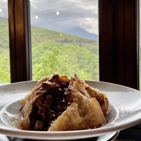 Εστιατόριο Χάραμα: Στο Αρκοχώρι Ημαθίας, για εκλεκτή Μακεδονική κουζίνα και ξινόμαυρο αμπελώνα 