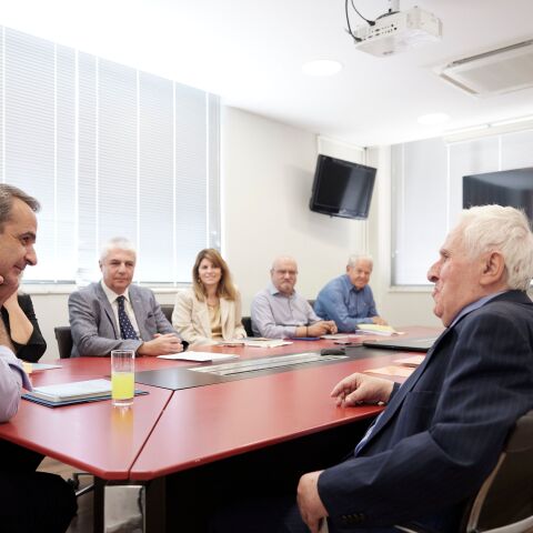 Συνάντηση Κυριάκου Μητσοτάκη με πολύτεκνους