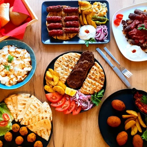 Hayat μικρή Πόλη: Η Πολίτικη κουζίνα του εστιατορίου του Σερχάτ Ντενίς στη Θεσσαλονίκη.