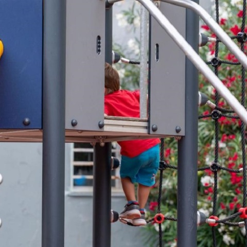 Ένας νέος «παραμυθένιος» χώρος παιχνιδιού στον Νέο Κόσμο με όργανα και για ΑμεΑ