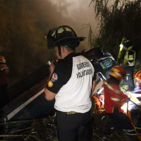 Γουατεμάλα: Τουλάχιστον 50 νεκροί - Λεωφορείο έπεσε από γέφυρα