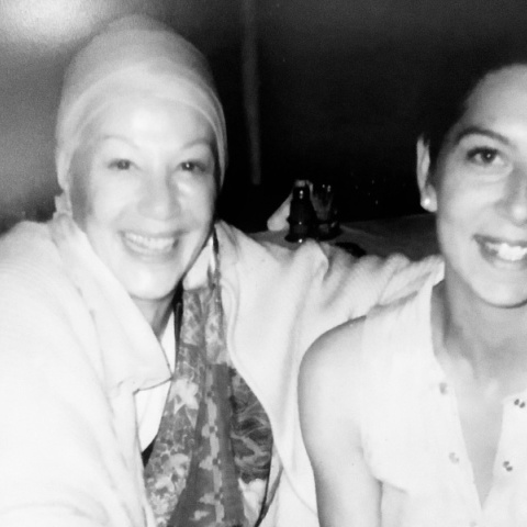 Η Ζωή Λάσκαρη στο Μπαλκόνι του Κρεωνίδη