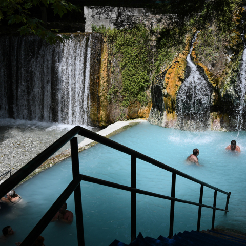 Ιαματικά λουτρά Πόζαρ. 