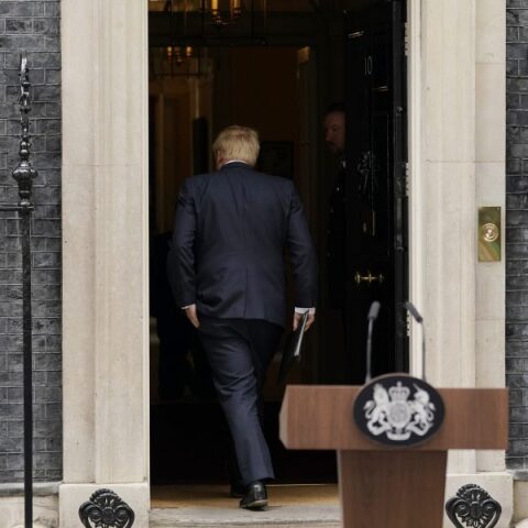 Βρετανία: Οι Εργατικοί θα επιδιώξουν εκλογές καταθέτοντας πρόταση μομφής στη Βουλή	