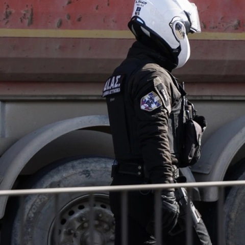 Λάρισα: Συνελήφθη αστυνομικός - Απείλησε τη γυναίκα του  «για ακριβές πάνες»