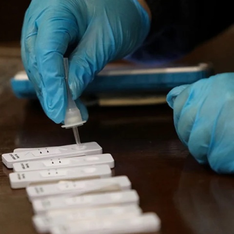 Ο ΕΟΦ ανακαλεί πλαστό rapid test