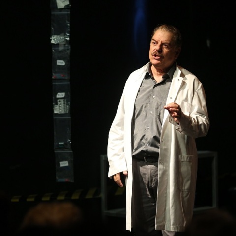 Χάρης Σώζος: Η υποκριτική είναι υπέροχη τέχνη αλλά απαίσια επάγγελμα