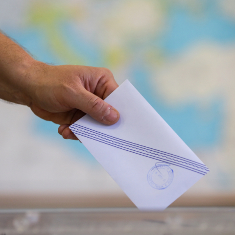 Στιγμιότυπο από την εκλογική διακδικασία σε εκλογικό τμήμα της Αθήνας