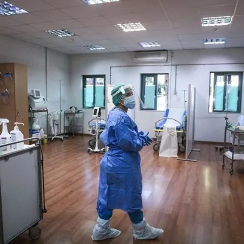 SARS-CoV-2: Επαναλοιμώξεις, συμπτώματα, προστασία των εμβολίων	