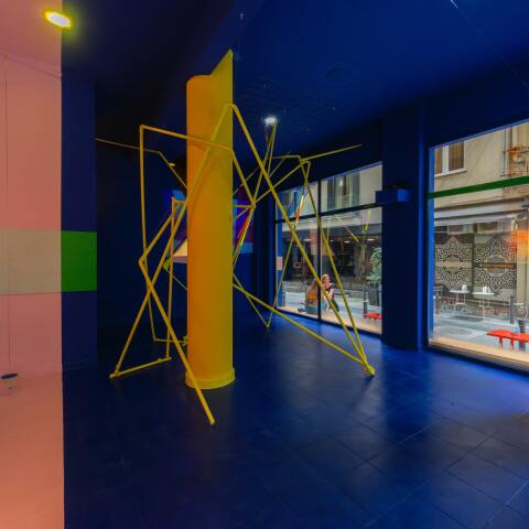 Οι καλλιτέχνες Apset και Δήμητρα Οικονόμου μιλούν για την εγκατάσταση +ΠΛΕΓΜΑ στη Θεσσαλονίκη, στον νέο χώρο που επεκτείνεται το café bar Εφημερίδα SKG