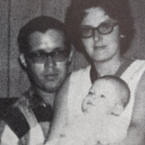 Η Γουανέτα Χόιτ με τον άντρα της, Τιμ, και ένα από τα παιδιά τους