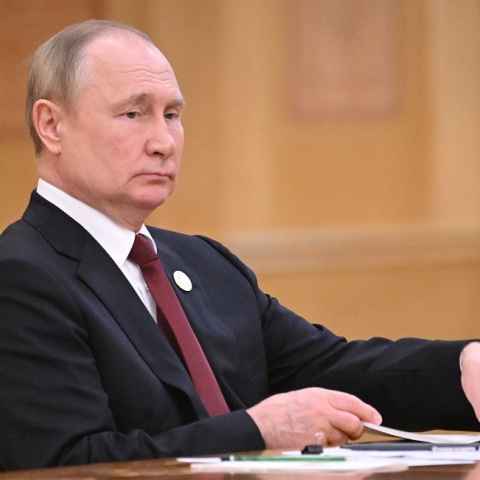 Γιατί ο Πούτιν προσφέρει τη ρωσική υποκοότητα σε όλους τους Ουκρανούς