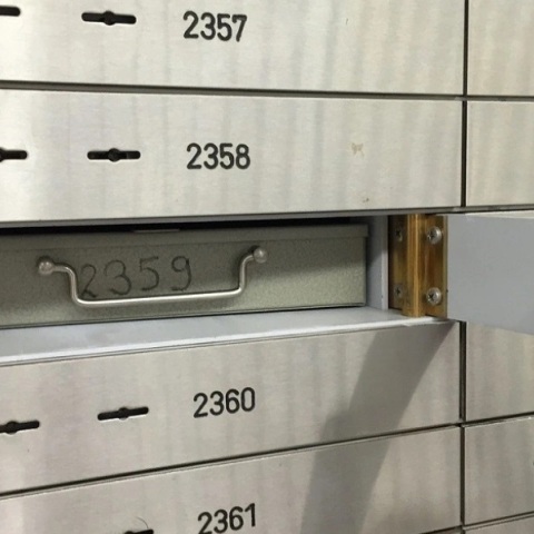 Μυστηριώδης διάρρηξη σε θυρίδες τράπεζας στη Νέα Σμύρνη