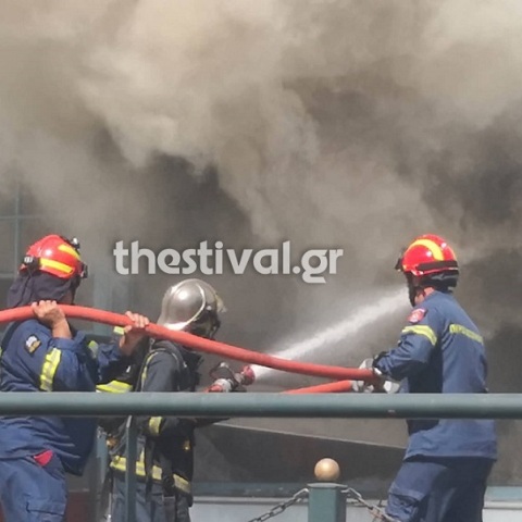 Φωτιά σε κατάστημα αθλητικών ειδών στη Θεσσαλονίκη