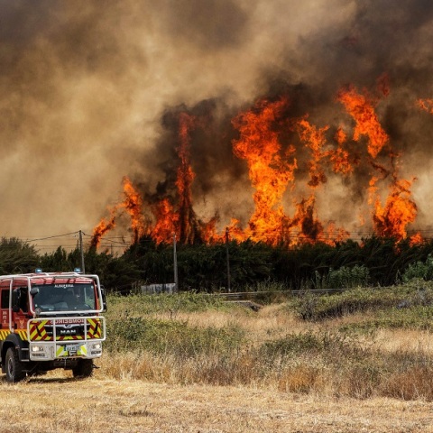 Η Ευρώπη καίγεται από τον καύσωνα και φλέγεται από τις πυρκαγιές 