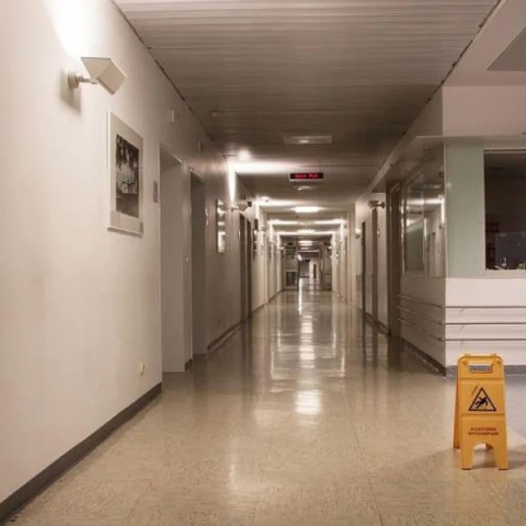 Συνοδός ασθενούς ξυλοκόπησε γιατρούς στη Λάρισα