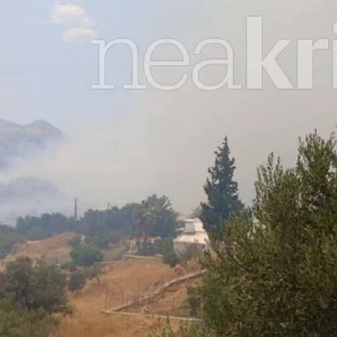 Πυρκαγιά στην Κρύα Βρύση Ρεθύμνου - Εκκενώνεται οικισμός