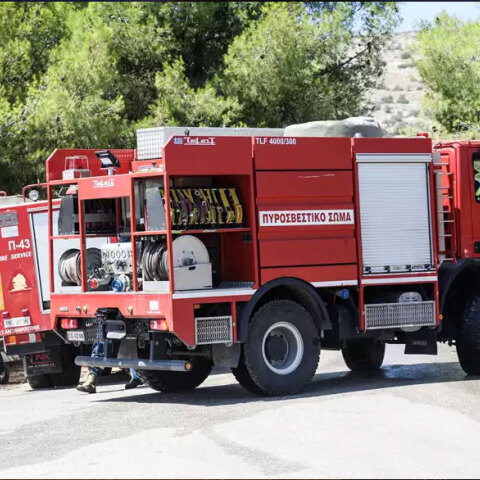 Άμεση η κινητοποίηση της Πυροσβεστικής στη φωτιά στο Κορωπί