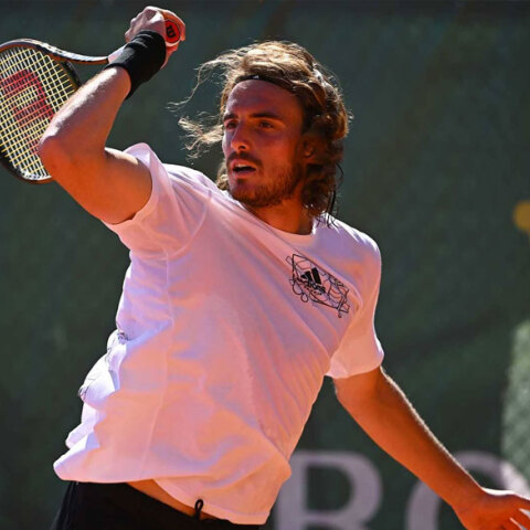 Ο Στέφανος Τσιτσιπάς ξαναχτυπά στο Twitter με ψάρια και εξωγήινους