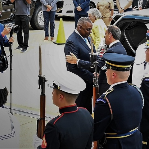 ΣΥΝΑΝΤΗΣΗ ΥΕΘΑ Ν. ΠΑΝΑΓΙΩΤΟΠΟΥΛΟΥ ΜΕ ΤΟΝ ΥΠ. ΑΜΥΝΑΣ ΤΩΝ ΗΠΑ L. AUSTIN 