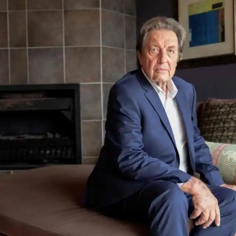 Ο πατέρας του Ίλον Μασκ είναι έτοιμος να δωρίσει το σπέρμα του σε κυρίες της υψηλής κοινωνίας