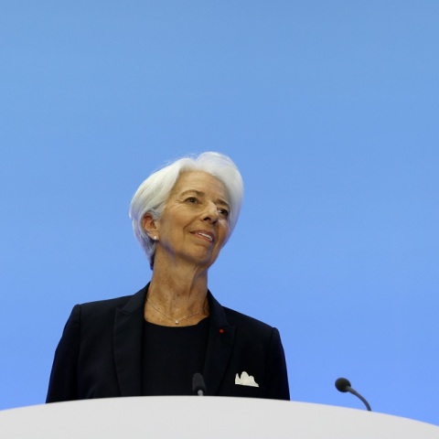 Η ΕΚΤ αυξάνει τα επιτόκια μετά από 11 χρόνια