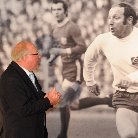 Πέθανε ο θρύλος του Αμβούργου Ούβε Ζέελερ