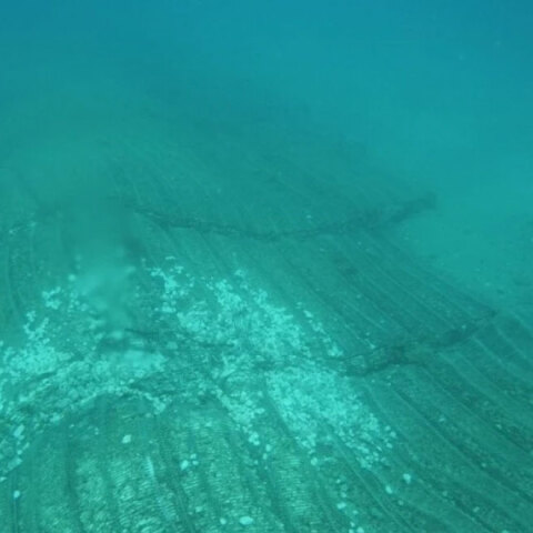 Ο υποθαλάσσιος αγωγός στην Αίγινα μετά τη δολιοφθορά