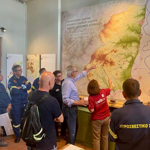 Ο Χρήστος Στυλιανίδης στον Έβρο ενημερώνεται για τη φωτιά στη Δαδιά