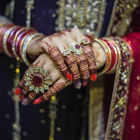 Δείξε μου το δαχτυλίδι σου, να σου πω ποιος είσαι