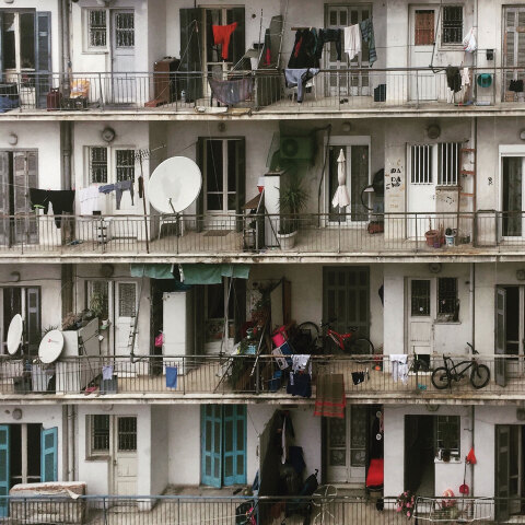 Ακάλυπτος πολυκατοικίας στο Θησείο