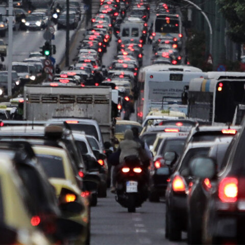 Αυξημένη κίνηση στους δρόμους της Αθήνας