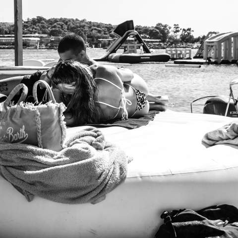 Ζευγάρι στην παραλία