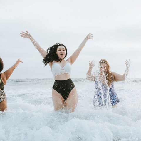  Πόστερ της Ισπανίας για το body positivity: Η δημιουργός «αφαίρεσε» το τεχνητό πόδι μιας 32χρονης infuencer