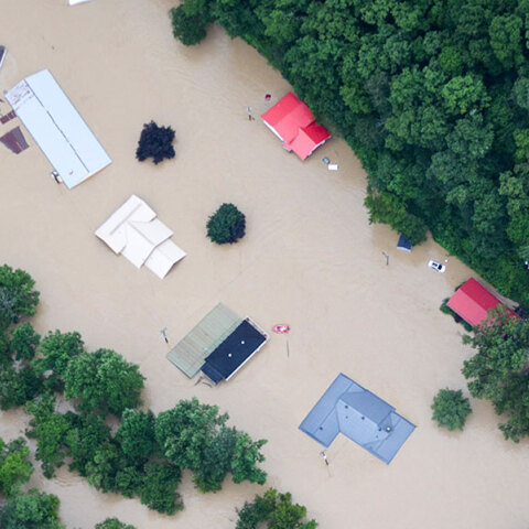 Σαρωτικές πλημμύρες στο Κεντάκι των ΗΠΑ με δεκάδες νεκρούς