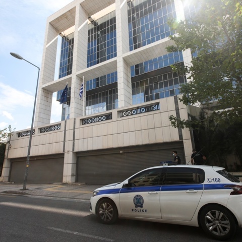 Περιπολικό έξω από το κτίριο του Εφετείου Αθηνών