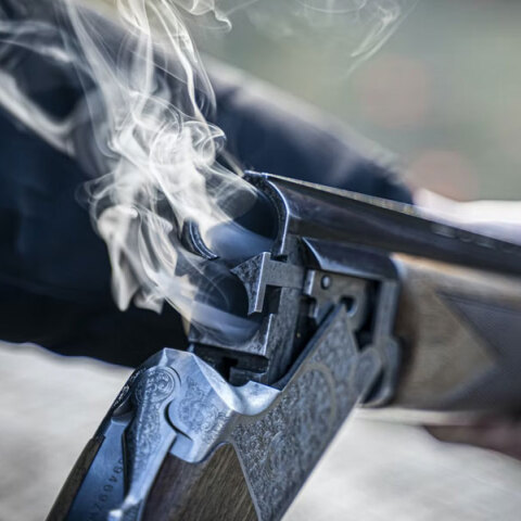 Άνδρας έχει πυροβολήσει με καραμπίνα