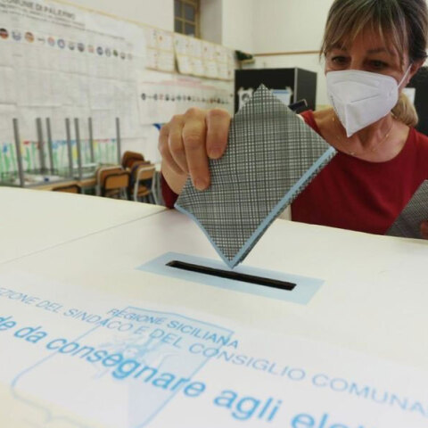 Ντέρμπι οι ιταλικές εκλογές τον Σεπτέμβριο, σύμφωνα με τις δημοσκοπήσεις