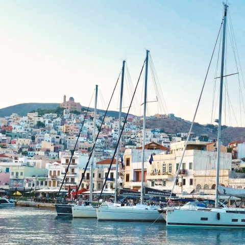 Φοροδιαφυγή άνω του 50% στις επιχειρήσεις της Άνδρου και της Σύρου