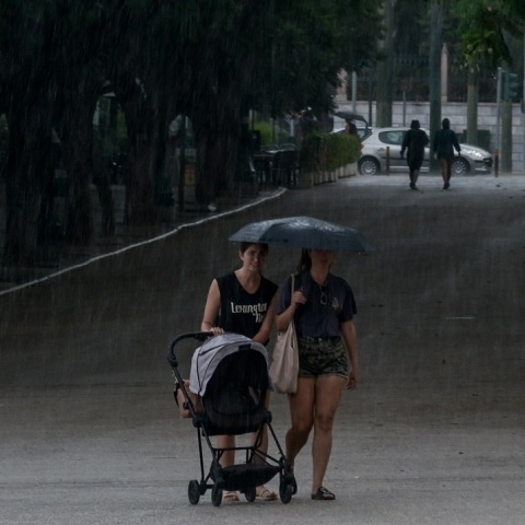 Κακοκαιρία με βροχές και καταιγίδες την Τετάρτη