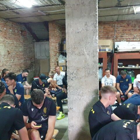 Από το γήπεδο στο καταφύγιο οι παίκτες της Μέταλιστ και της Λβιβ