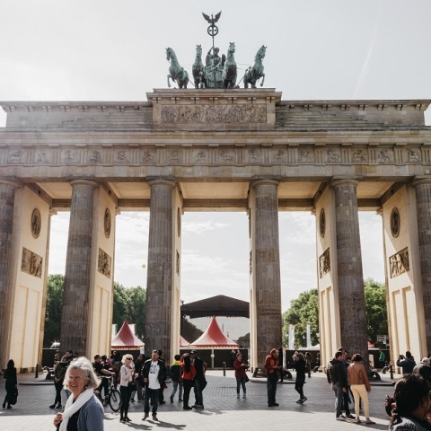 Πλαφόν στη θέρμανση, τέλος το ζεστό νερό στα δημόσια κτίρια στη Γερμανία