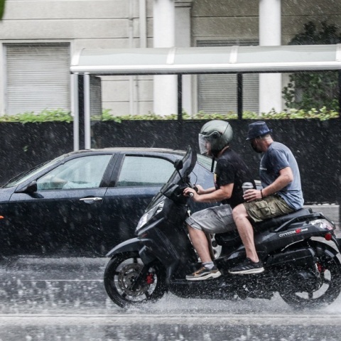 Συνεχίζεται η κακοκαιρία και την Πέμπτη - Έντονα φαινόμενα