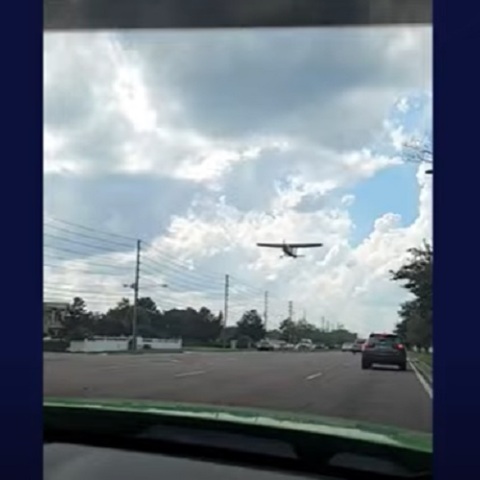 Αεροσκάφος στη Φλόριντα ετοιμάζεται για ανώμαλη προσγείωση