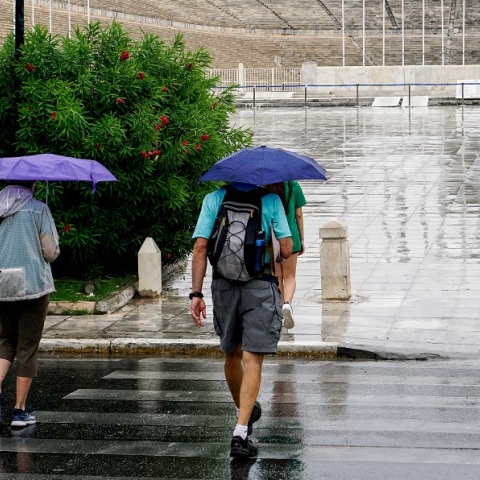Συνεχίζεται η κακοκαιρία και την Παρασκευή - Βροχές και καταιγίδες στην Αττική