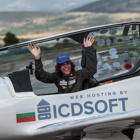 Ο 17χρονος πιλότος που έκανε τον γύρο του κόσμου μόνος του με αεροπλάνο